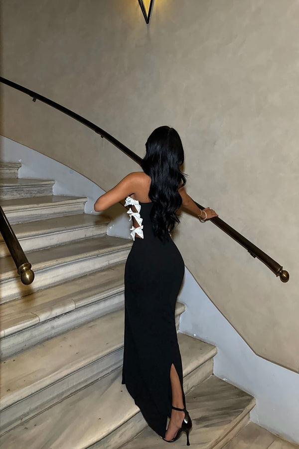 Robe Noire Noeuds Blancs